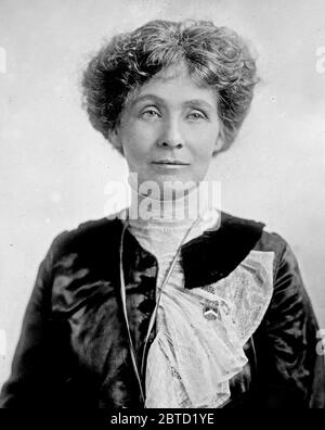 Die englische Suffragiistin und politische Aktivistin Emmeline Pankhurst (1858-1928), Vorsitzende der britischen Frauenwahlrechtsbewegung Ca. 1912 Stockfoto