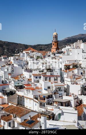 Competa, Provinz Málaga, Andalusien, Spanien - das weiße Bergdorf Competa im Bezirk Axarqu’a in der Provinz Málaga ist ein beliebtes Ausflugsort Stockfoto