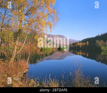 Herbst fällt auf den man Weg, Glencoe, West Highlands. Stockfoto