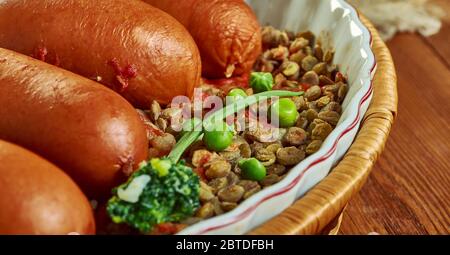 Lincolnshire Wurst und Linsen, köcheln lassen ein-Topf herzhaften Eintopf Stockfoto