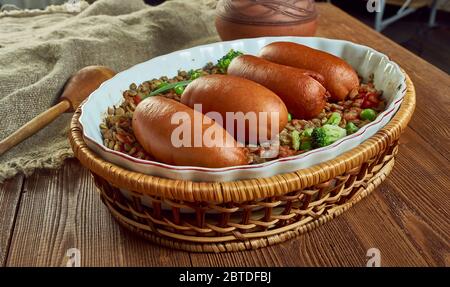 Lincolnshire Wurst und Linsen, köcheln lassen ein-Topf herzhaften Eintopf Stockfoto