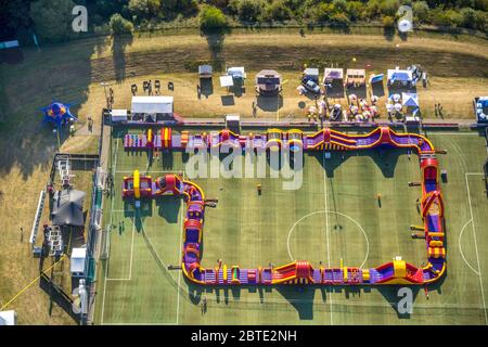 Bautz Festival 2019 mit Aufblasbarem Park, Nattenberg-Stadion, 30.08.2019, Luftaufnahme, Deutschland, Nordrhein-Westfalen, Sauerland, Lüdenscheid Stockfoto