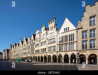 Münster/Westfalen, Prinzipalmarkt, Häuserzeile mit Bogengängen Stockfoto