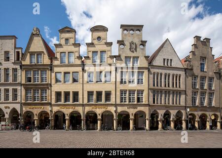 Münster/Westfalen, Prinzipalmarkt, Häuserzeile mit Bogengängen Stockfoto