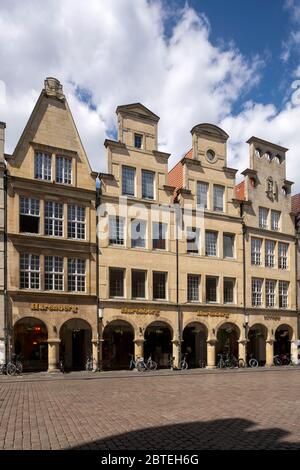 Münster/Westfalen, Prinzipalmarkt, Häuserzeile mit Bogengängen Stockfoto