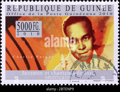 Charlie Parker auf Briefmarke von Guinea Stockfoto