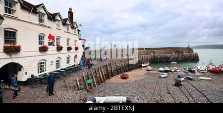 Clovelly, ein kleiner Hafen und Hangdorf verloren in der Zeit an der Küste von Nord Devon Panoramic shot Stockfoto