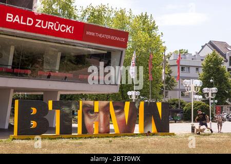 Beethovens Stimmschrift BTHVN vor dem Theater und Opernhaus, so unterschrieb der Komponist oft seine Partituren, Bonn, Nordrhein-Westfalen Stockfoto