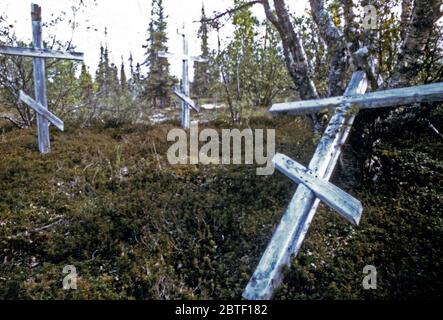 Juli 1973 - alte russische Friedhof entlang Alagnak River, nördlich von King Salmon, Alaska Stockfoto