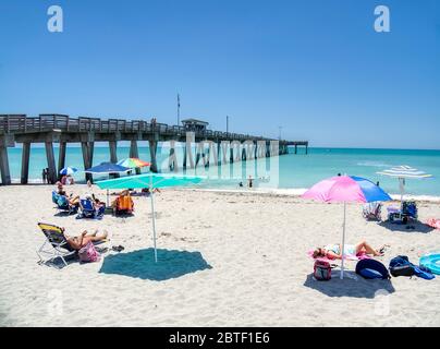 Fishing Pier und Brohard Park Beach am Golf von Mexiko in Venedig Florida in den Vereinigten Staaten Stockfoto