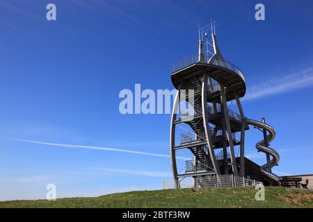 Aussichtsturm Noah segelt am Ellbogen, m 813. Berg an der Rhon in Schmalkalden-Meiningen, Thüringen, Deutschland / Aussichtsturm Noahs Segel am Stockfoto