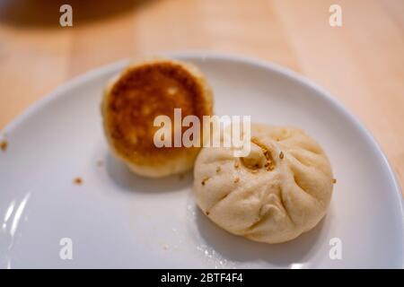 Nahaufnahme des selbstgemachten Shui Jian Bao in Las Vegas, Nevada Stockfoto