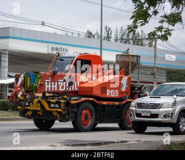 Chiangmai, Thailand - Mai 19 2020: TADANO Crane Truck der Nim See Seng Company. Foto an der Straße Nr. 121 ca. 8 km von der Innenstadt Chiangmai, thailand. Stockfoto