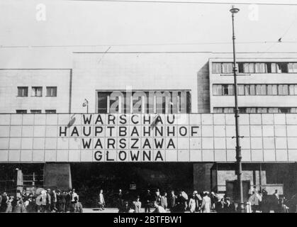 Hauptbahnhof in Warschau Operation Barbarossa - Deutsche Invasion Russlands, 1941 - 15. Division der Thüringer-Kurhessen Division Stockfoto