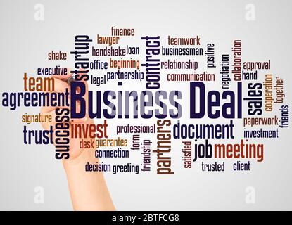 Business Deal Wort Wolke und Hand mit Marker-Konzept auf weißem Hintergrund. Stockfoto