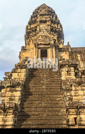 Haupttempel von Angkor Wat (auch Bakan genannt). Angkor Wat ist der größte Hindu-Tempelkomplex der Welt. Der Tempel wurde von König Suryavarman gebaut Stockfoto