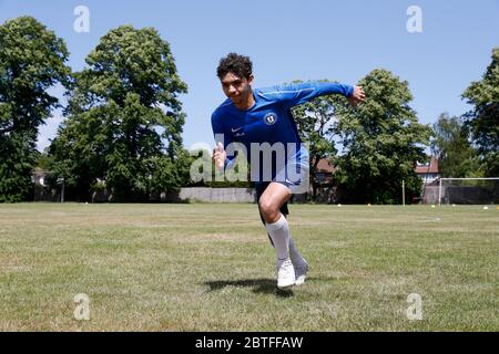 23. Mai 2020; United Select HQ, Richings Sports Park, Iver, Bucks, England, United Select HQ exklusive Fotoshooting-Session; Jordan Morgan während Sprint-Übungen Stockfoto