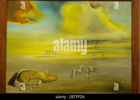 Weiches Monster in engelhaften Landschaft, Salvador Dalì, 1977, Öl auf Leinwand, Musei Vaticani, Staat der Vatikanstadt, Roma, Latium, Italia. Stockfoto