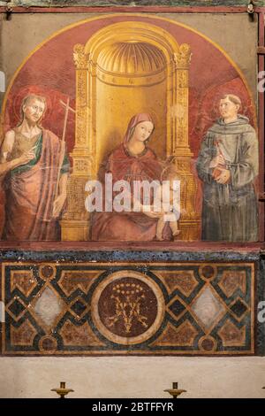 Jungfrau mit Kind, 15. Jahrhundert, Cappella della Madonna della Clemenza, Pantheon von Agrippa, 126 v. Chr. Roma, Latium, Italien. Stockfoto