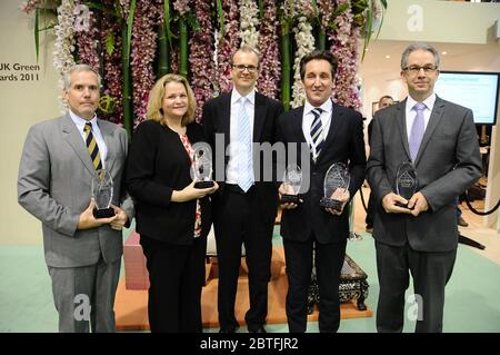 Thailand Green Excellence Awards ...die Thailand Green Excellence Awards UK soll das Engagement Thailands für den Erhalt der wertvollen natürlichen und kulturellen Ressourcen des Landes hervorheben und weiter fördern und eine nachhaltige Tourismusentwicklung unterstützen, die mit dem wachsenden Interesse, das wir alle für unseren Planeten haben, einhergeht. Die Gewinner der Green Excellence Awards 2009 in Thailand wurden am Morgen im Travel Centre bekannt gegeben. Am Abend war Amazing Thailand Gastgeber eines Gala-Dinner in Anwesenheit von HRH Prinzessin Ubolratana Mahidol im Dorchester Hotel, Park Lane im Ballsaal ... Stockfoto