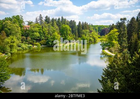 Wunderschöne Natur im Frühling Tag im Pruhonice Park in der Nähe von Prag, Tschechische Republik Stockfoto