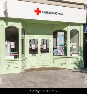 Britisches Red Cross Charity-Geschäft in Stockton on Tees, England, Großbritannien Stockfoto