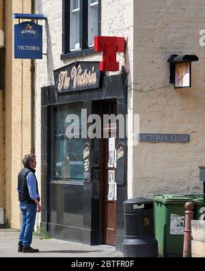 The Victoria Bar, 211 High Street, Elgin, Moray, Großbritannien. Mai 2020. GROSSBRITANNIEN, IV30 1DJ. Wann werden die Bars in Schottland öffnen, sicher, dass viele Männer ein Pint genießen würden. Credi Credit: JASPERIMAGE/Alamy Live News Stockfoto