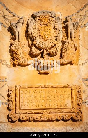 Escudo de los Zaforteza, Galatzó, Calviá, Sierra de Tramuntana, Mallorca, Balearen, Spanien. Stockfoto