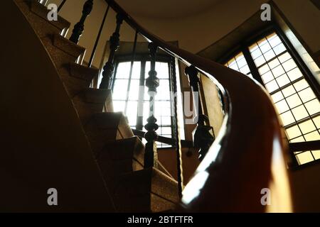 Örebro, Schweden 20200522 Alte Treppe im Clarion Hotel Borgen, altes NA-Schloss, das das Zeitungshaus von Nerikes Allehanda war. Foto Jeppe Gustafsson Stockfoto