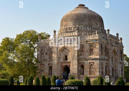 New Delhi, Indien, 2020. Sheesh Gumbad Islamisches Grab aus der letzten Linie der Lodhi Dynastie im Lodhi Garten. Die Lodi Dynastie war eine afghanische Dynastie Stockfoto