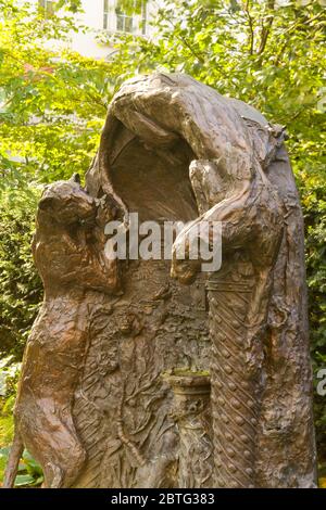 Brunnen für Tiertrinker, Naturkundemuseum, London, England Stockfoto