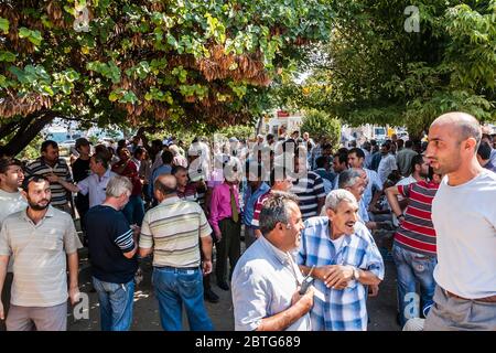 Istanbul, Türkei - 20. August 2008: Ein Outdoor-Forum für Männer im Sirkeci Park Stockfoto