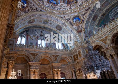 Kunstvolle Deckendekoration des Dolmabahce Palace, Istanbul Stockfoto