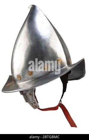 17. Jahrhundert Morion Eisen Helm isoliert auf weißem Hintergrund Stockfoto