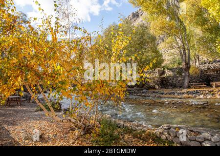 Munzur Mount und Nationalpark. Munzur River in Ovacik, Tunceli. Türkischer Name; Munzur Gozeleri. Stockfoto