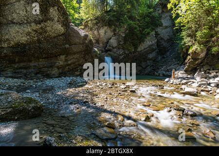 Durch das schöne Ostertaltobel im Gunzesriedtal im Allgau bei Blaichach, Sonthofen Stockfoto
