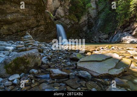 Durch das schöne Ostertaltobel im Gunzesriedtal im Allgau bei Blaichach, Sonthofen Stockfoto