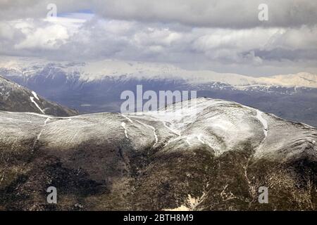 Italien - Velino Sirente Park - Aereal Foto von Berg - Velino Stockfoto