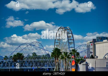 Riesenrad und Achterbahn in Long Beach Stockfoto