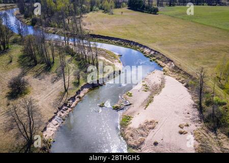 Liwiec Fluss in der Nähe von Wolka Paplinska im Verwaltungsbezirk Gmina Lochow, innerhalb der WeGrow County, Polen Stockfoto