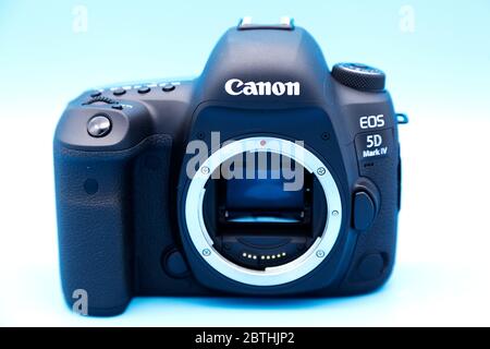 Canon 5D Mark IV Kameragehäuse, eine digitale Spiegelreflexkamera (D-SLR) mit Vollformat. Stockfoto