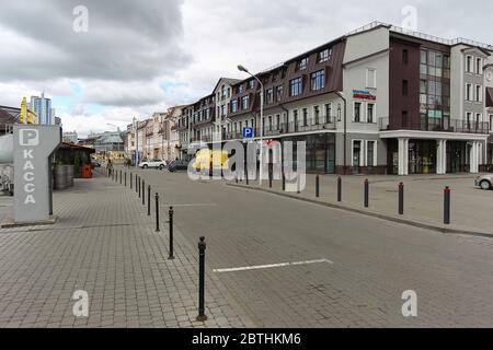 MINSK, WEISSRUSSLAND - 22. MAI 2020: Leere Parteistraße Zybitskaja in Minsk Stockfoto