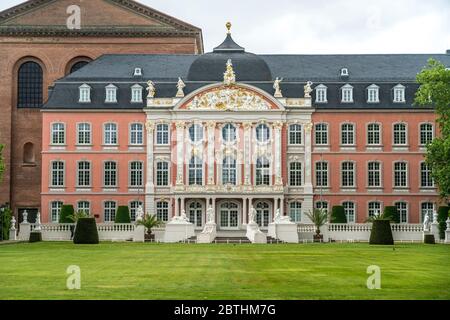 Das Kurfürstliche Palais in Trier, Rheinland-Pfalz, Deutschland Stockfoto