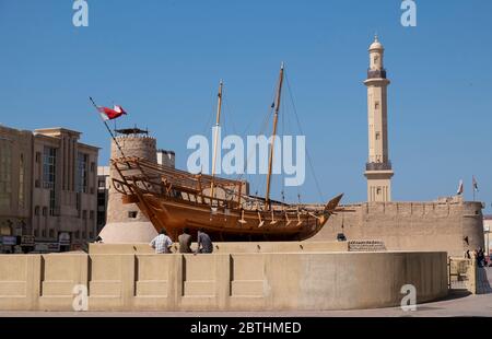 Blick auf eine alte restaurierte Dhow im Dubai Museum, Vereinigte Arabische Emirate Stockfoto