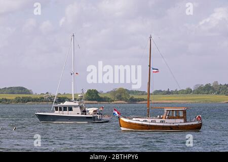 Boote vor Maasholm, Ostsee Fiord Schlei, Schleswig-Holstein, Deutschland Stockfoto