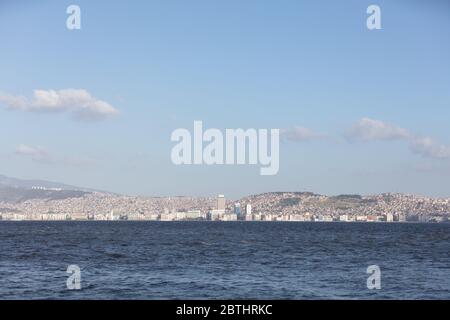 Alsancak - Izmir / Türkei - 05/120/2020: Stadtbild von izmir Stockfoto