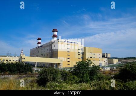 Balaklava, Republik Krim - 9. Juni 2019: Thermalkraftwerk Balaklava. Neues Kraftwerk. Stockfoto