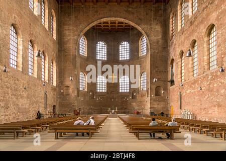 Innenraum der Konstantinbasilika in Trier, Rheinland-Pfalz, Deutschland Innenraum der Aula Palatina oder Konstantinsbasilika in Trier, Rhinela Stockfoto