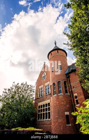 The Tower House, 29 Melbury Road, London; entworfen von und Heimat des Architekten William Burges; im Besitz von Jimmy Page von LED Zeppelin Stockfoto