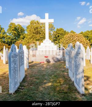 Militärabteilung (Brigade of Guards) auf dem Brompton Cemetery, Kensington, London; einer der prachtvollen Sieben Friedhöfe. Stockfoto